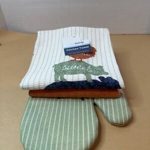 Trueliving Kitchen Towel and Oven Mitt Set - Green and Brown